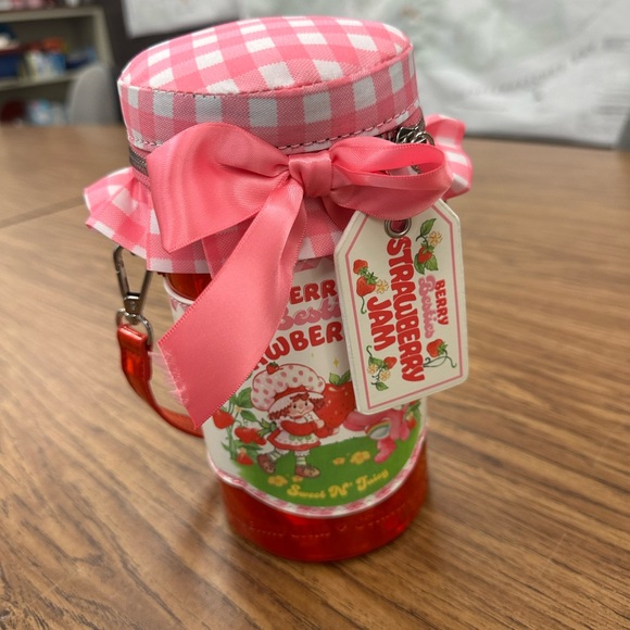 Dolls Kill Handbags - Dolls Kill Strawberry Shortcake
BERRY BESTIES SHOULDER BAG
NEW
New Without Tags